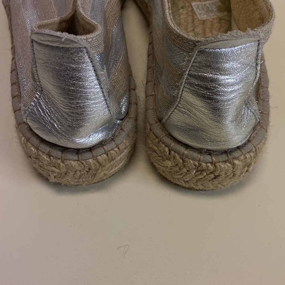 Casa Hernaz Madrid Espadrilles metallic, silver strips, braided heel. - Picture 5 of 11